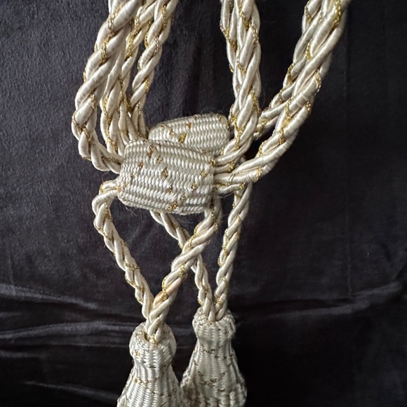 Set of ivory  twisted cord tassel curtain/ drape tie backs - Picture 4 of 6